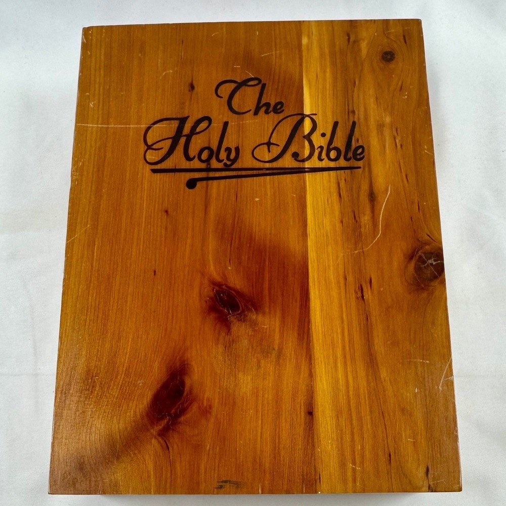VTG Holy Bible Memorial Edition Illustrated Wood Cedar Presentation Box Unused